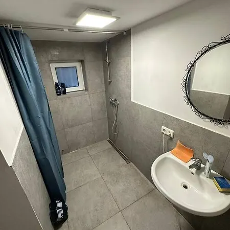 Haus Fuer Monteure & Arbeiter/heppenheim Hang